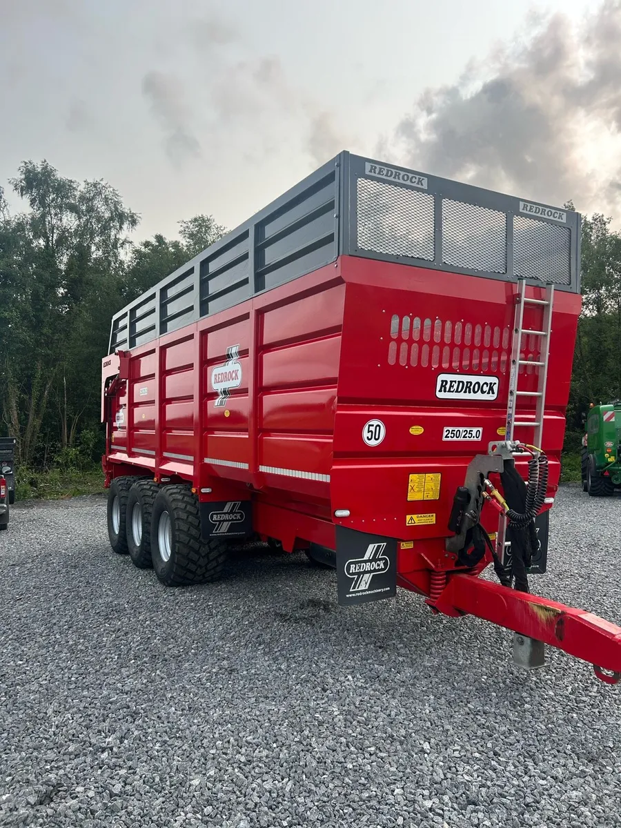 25 ft  red rock silage trailer - Image 4