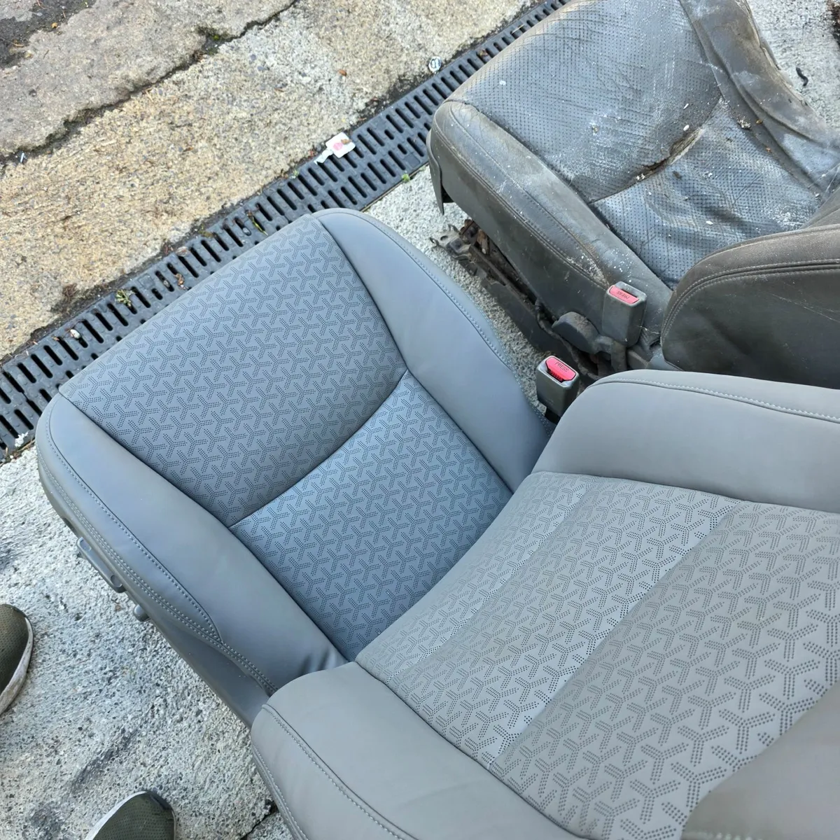 Landcruiser leather seats - Image 2