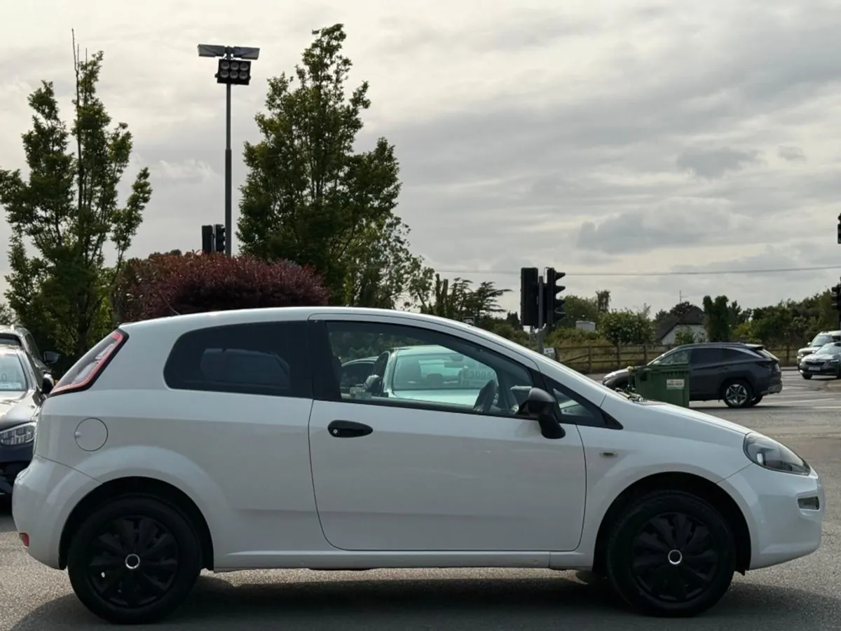 Fiat Punto 1.2 POP 69bhp 3DR  low Kms - Image 4