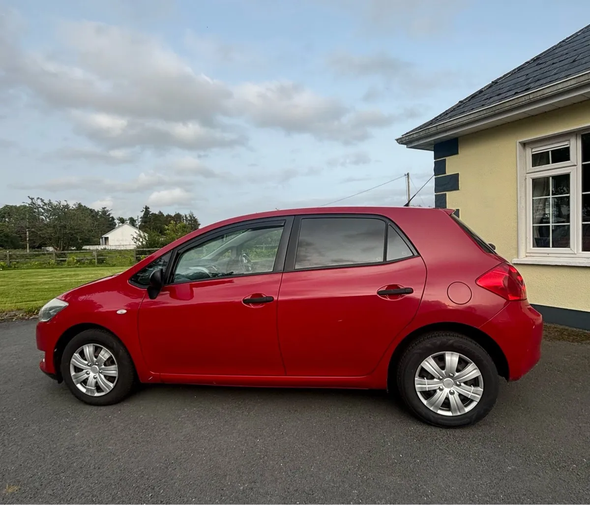 2007 Toyota Auris low miles - Image 2