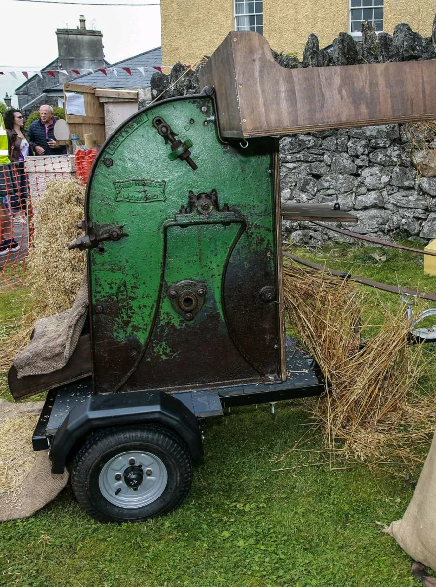 Pierce Barn Thresher and Horse Gear - Image 1