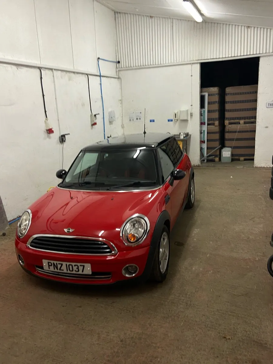 Breaking 2007 Mini Cooper - Image 1