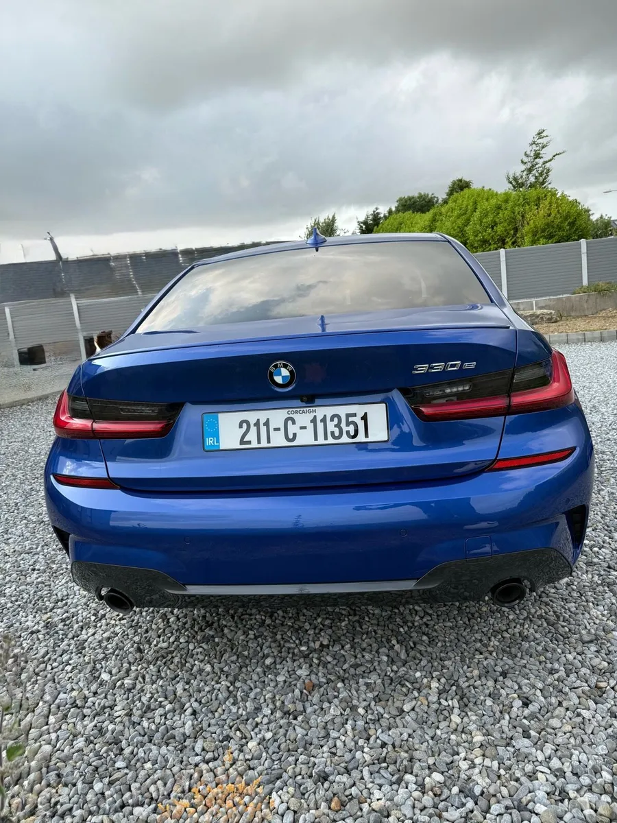 BMW 330e M Sport Pro - Image 3