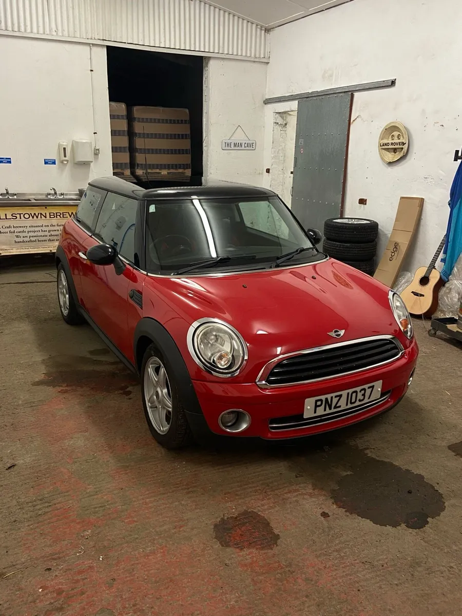 Breaking 2007 Mini Cooper - Image 3