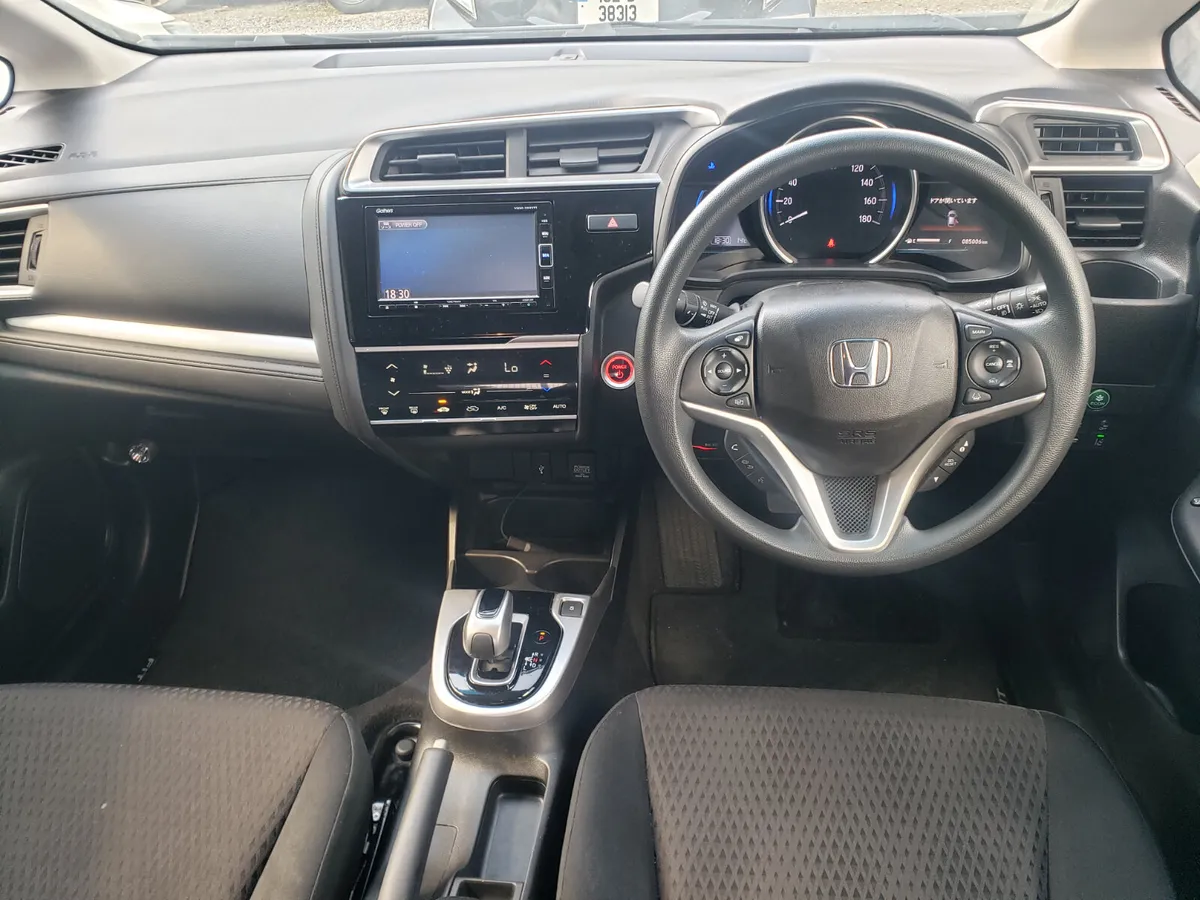 Honda Fit 2019 hybrid - Image 2