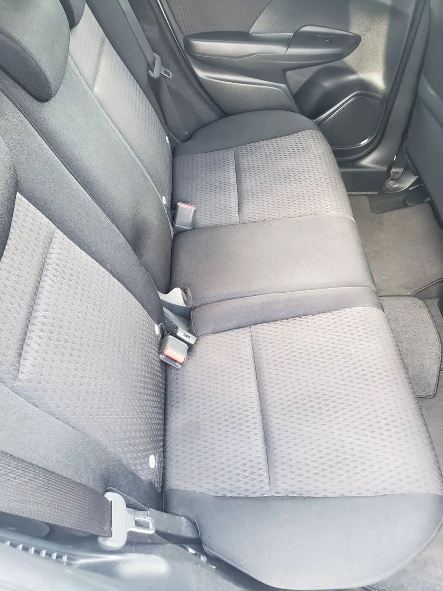 Honda Fit 2019 hybrid - Image 3