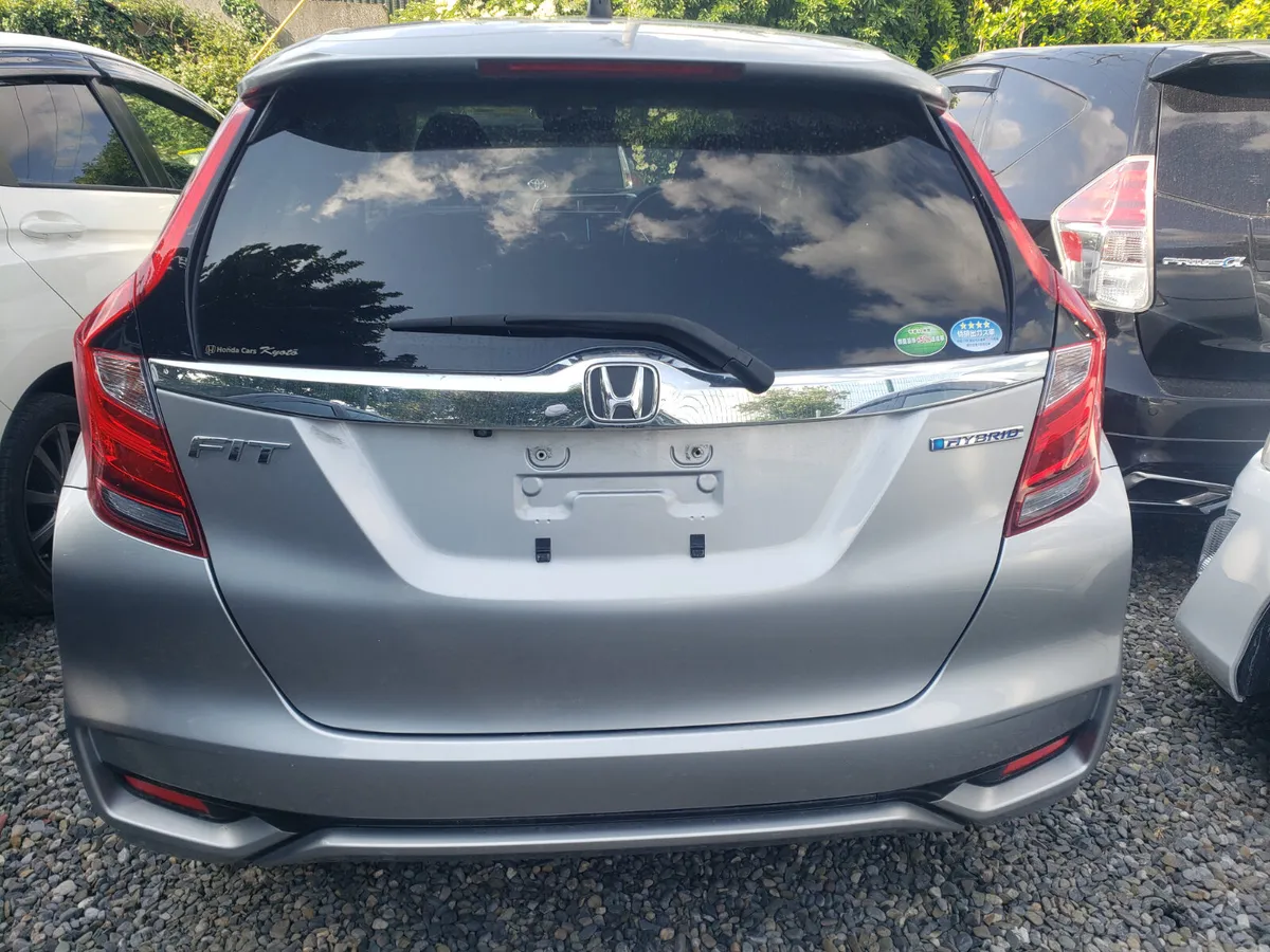 Honda Fit 2019 hybrid - Image 4