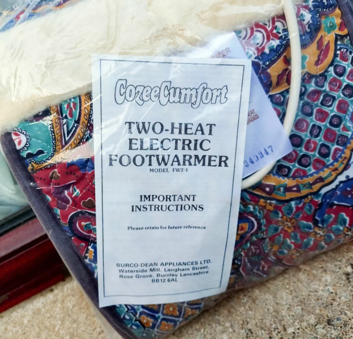 COZEE CUMFORT FOOTWARMER (BRAND NEW). - Image 2
