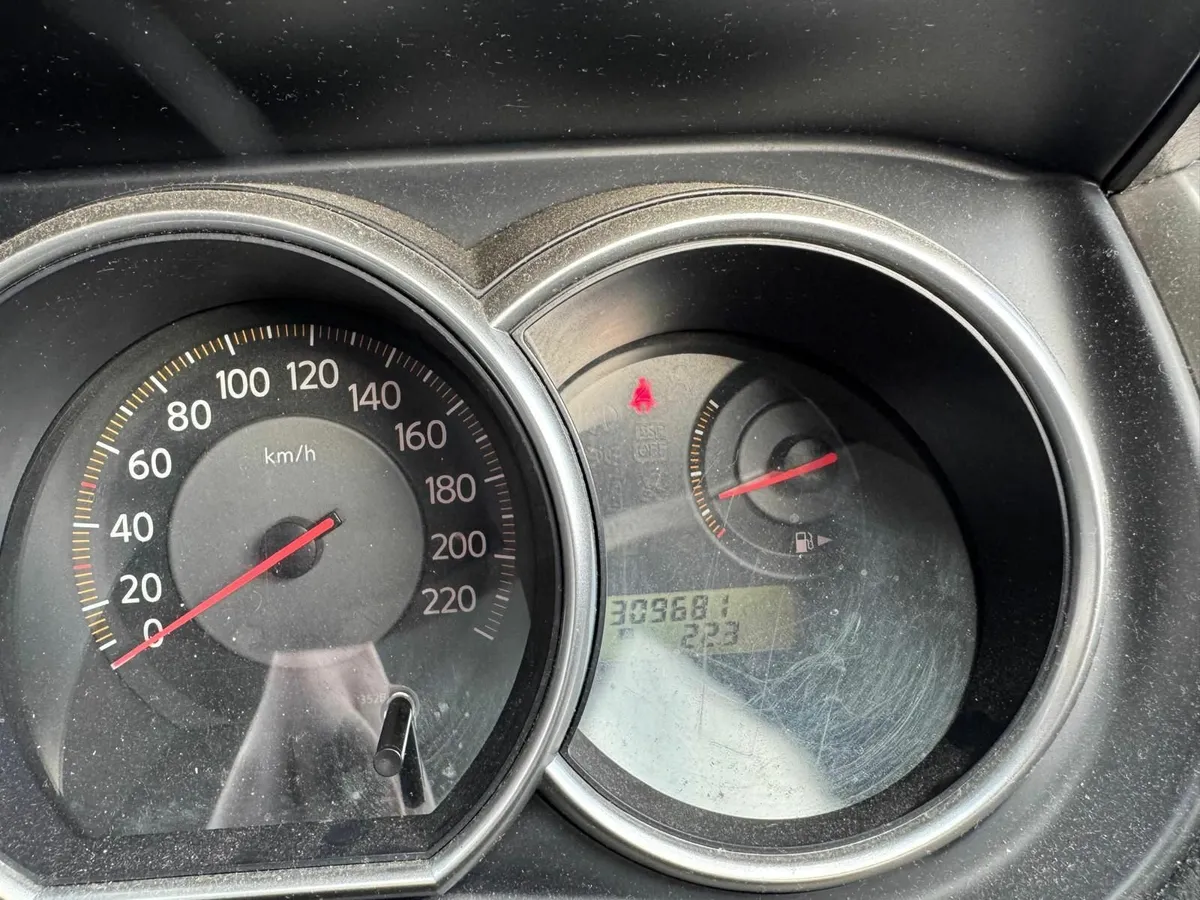 Nissan Tiida 2008 - Image 2