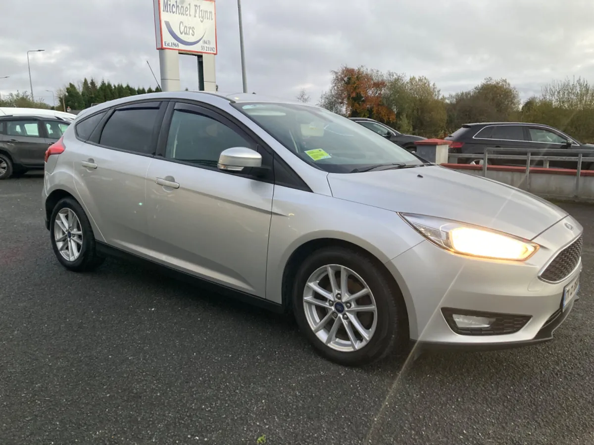 Ford Focus 1.5 TDCi Style 5dr 171 - Image 4