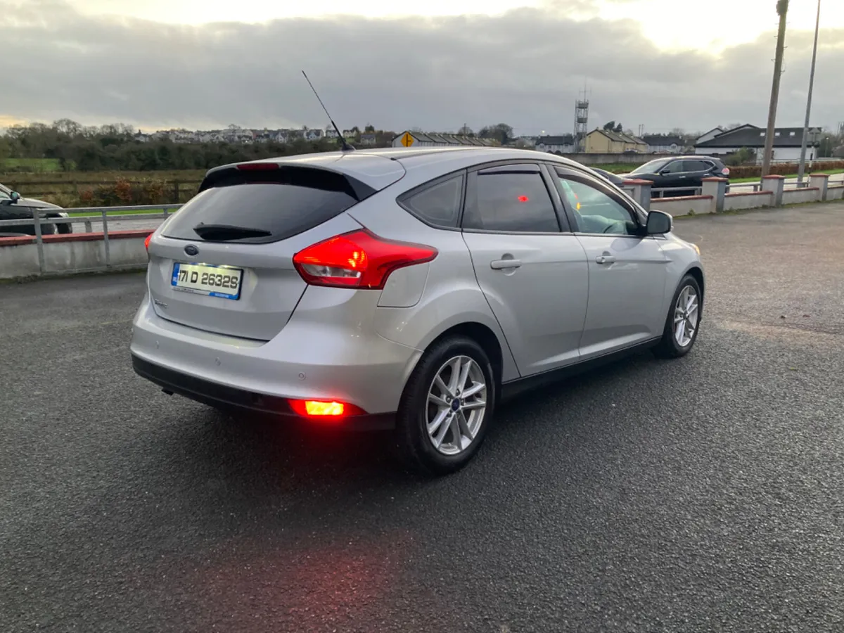 Ford Focus 1.5 TDCi Style 5dr 171 - Image 3