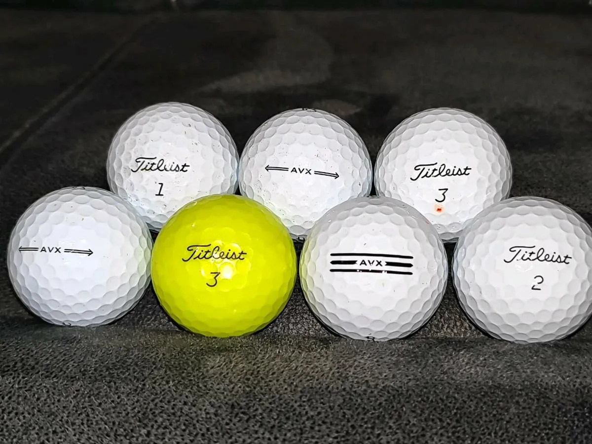 Titleist AVX A/B - Pack of 6+1/free golf balls - Image 1