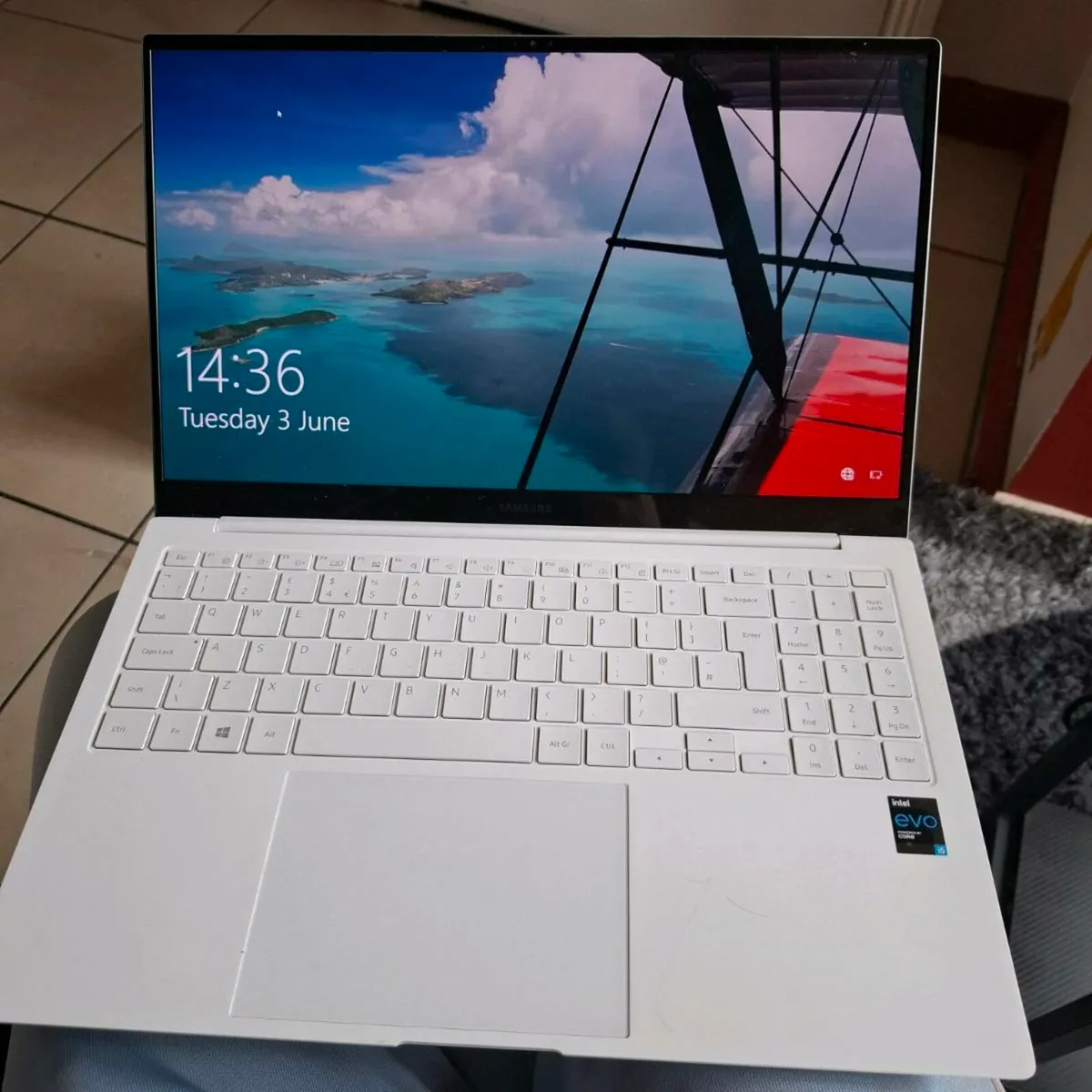 Laptop - Image 2