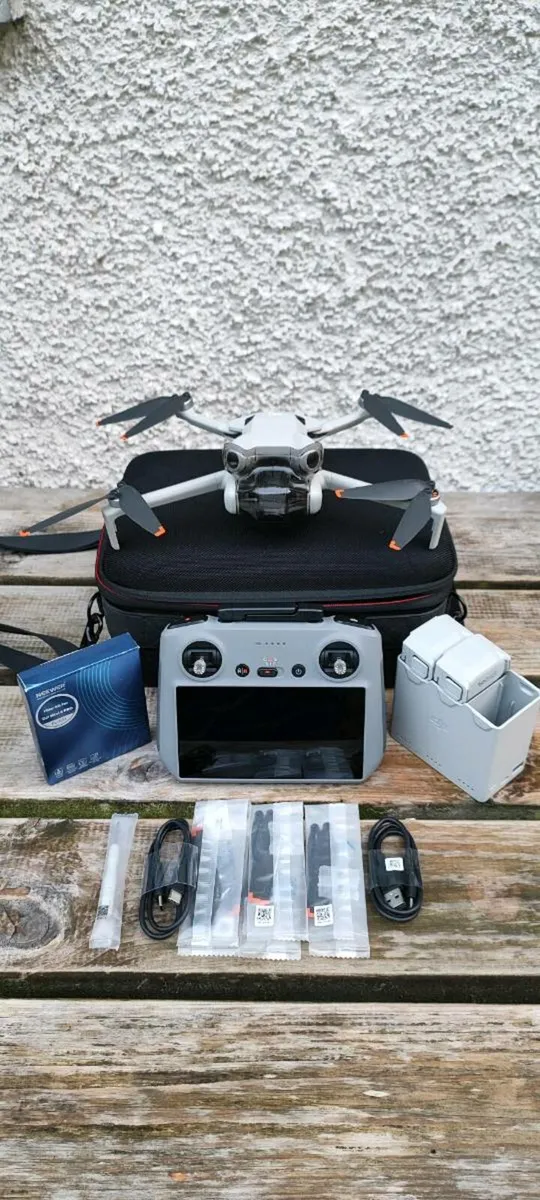 DJI Mini 4 Pro Fly More Combo RC2 - Image 1