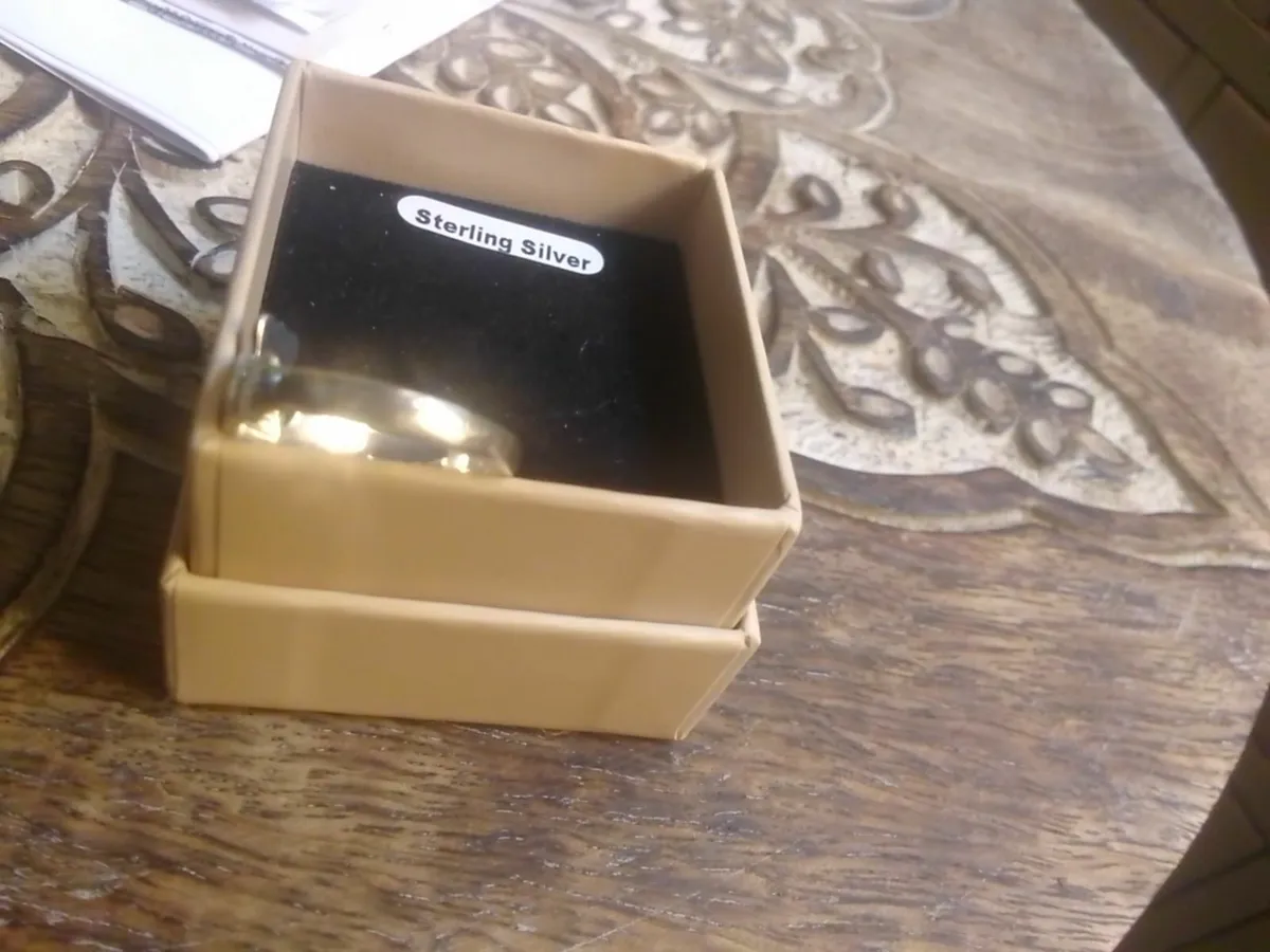 STERLING SILVER HEAVY CLADAGH RING SIZE N - Image 4