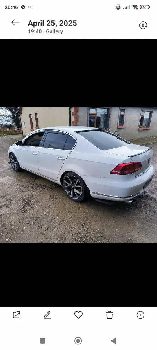 Volkswagen Passat 2014 - Image 2