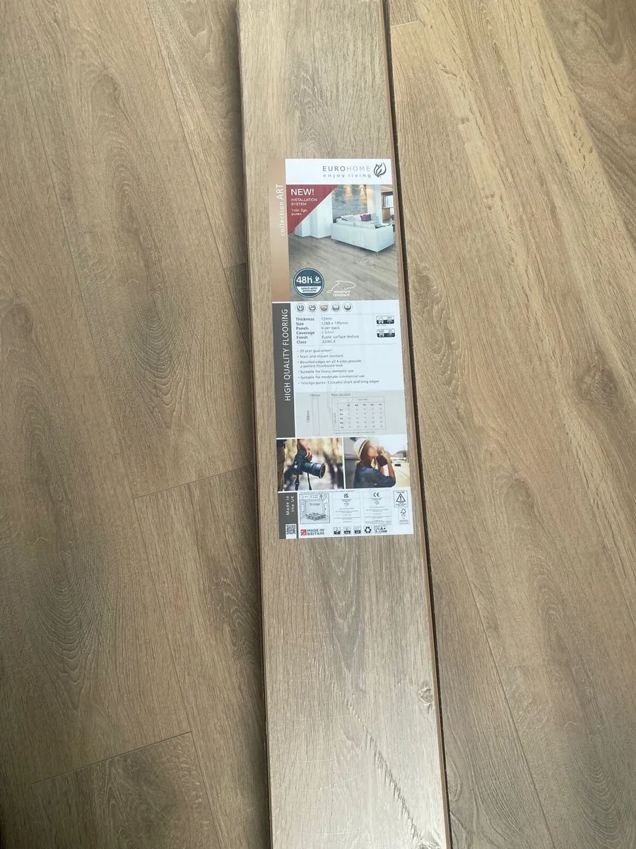 12mm Blonde Oak wooden flooring (25.5 m2) - Image 1
