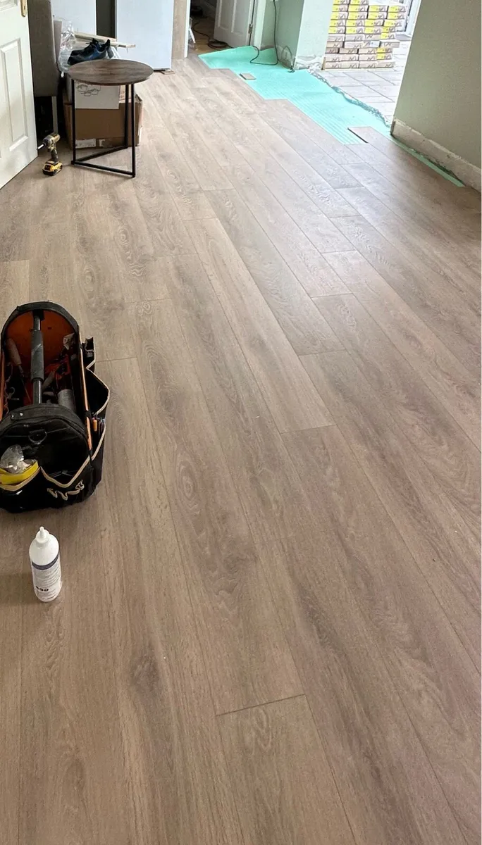 12mm Blonde Oak wooden flooring (25.5 m2) - Image 2