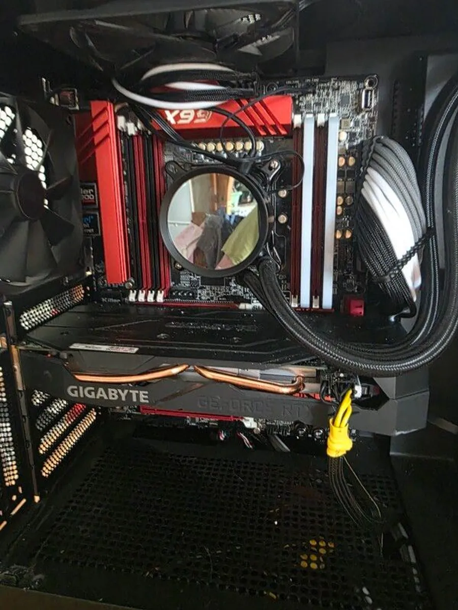 Gaming PC Setup - Image 1