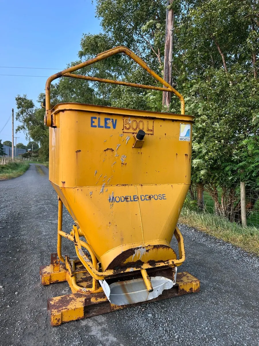 Concrete Skip - Image 1