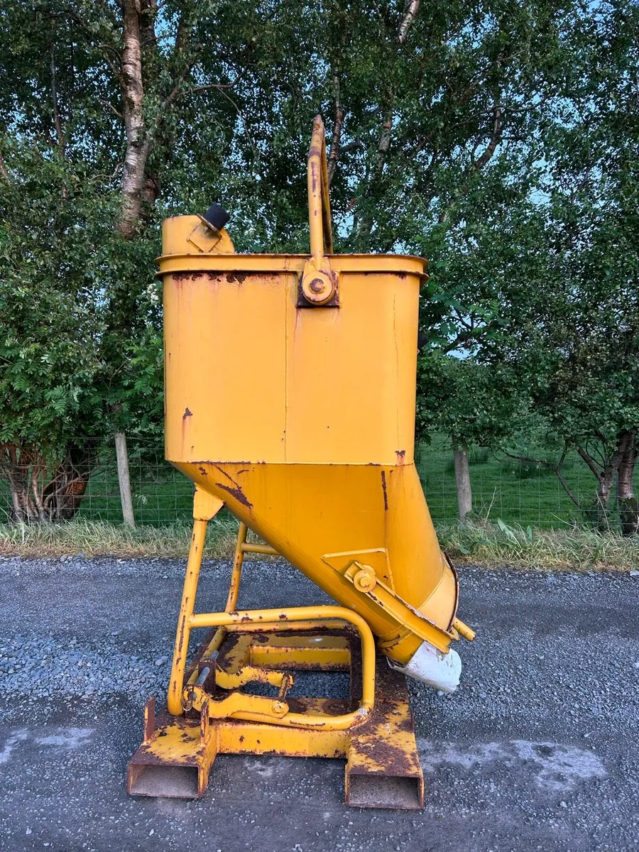 Concrete Skip - Image 2