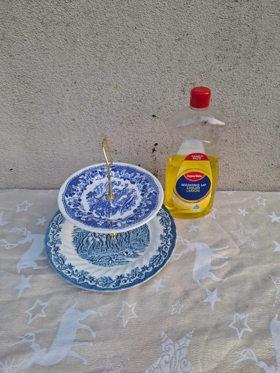 Blue 2 tiers cake stand postage possible