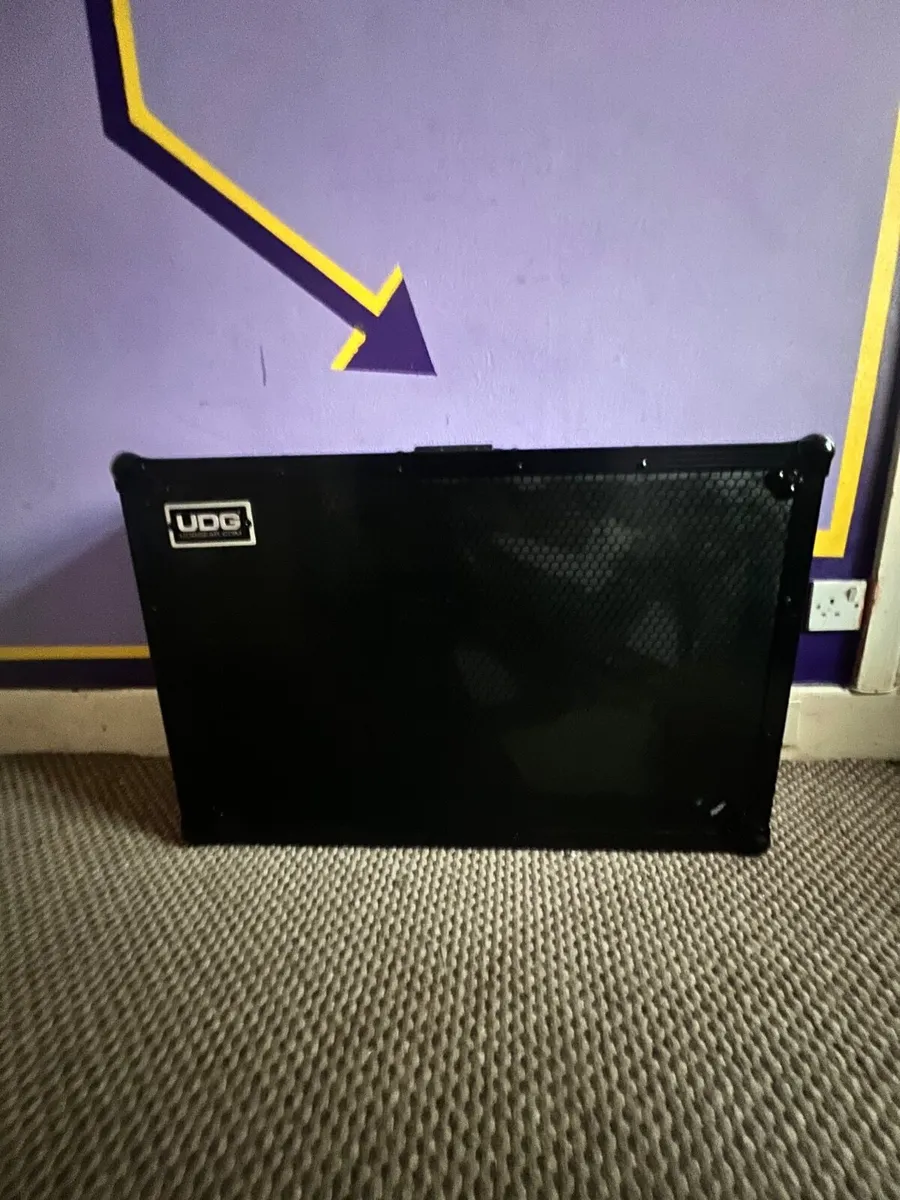Pioneer DDJ800 + UDG Case - Image 3