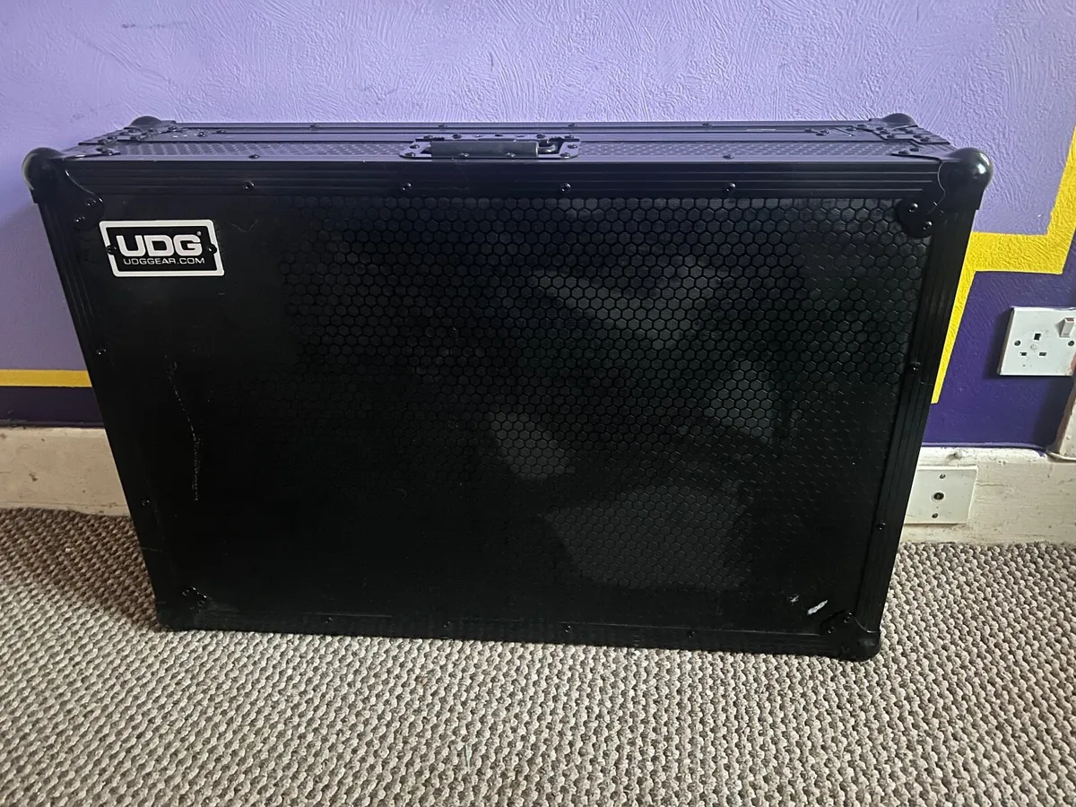 Pioneer DDJ800 + UDG Case - Image 4