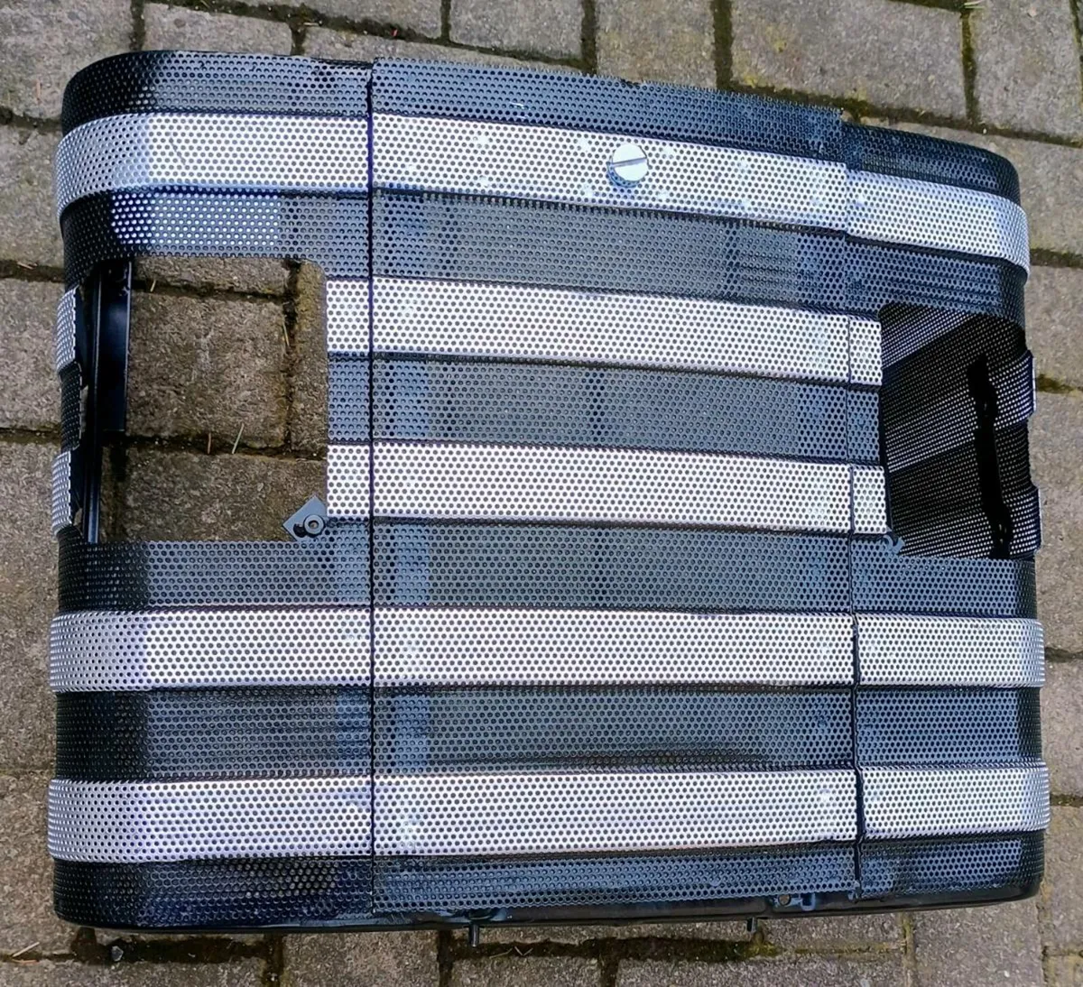 Massey Ferguson 188 grill - Image 1