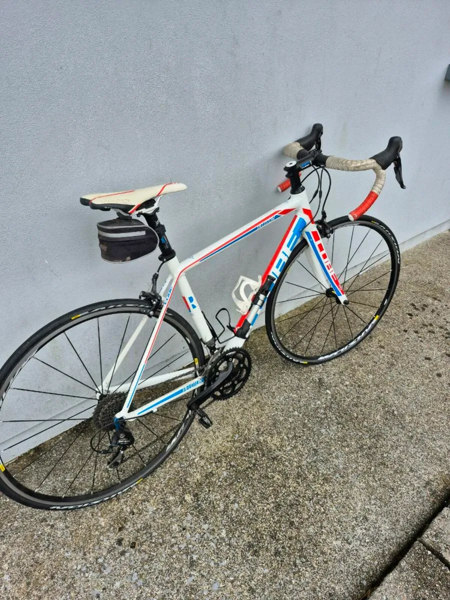 Road bike - Image 1