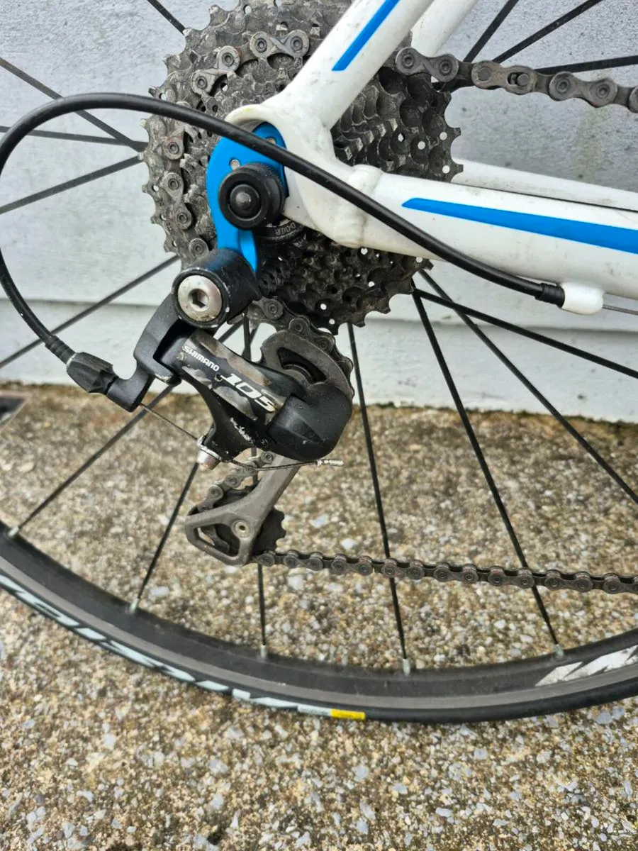 Road bike - Image 2