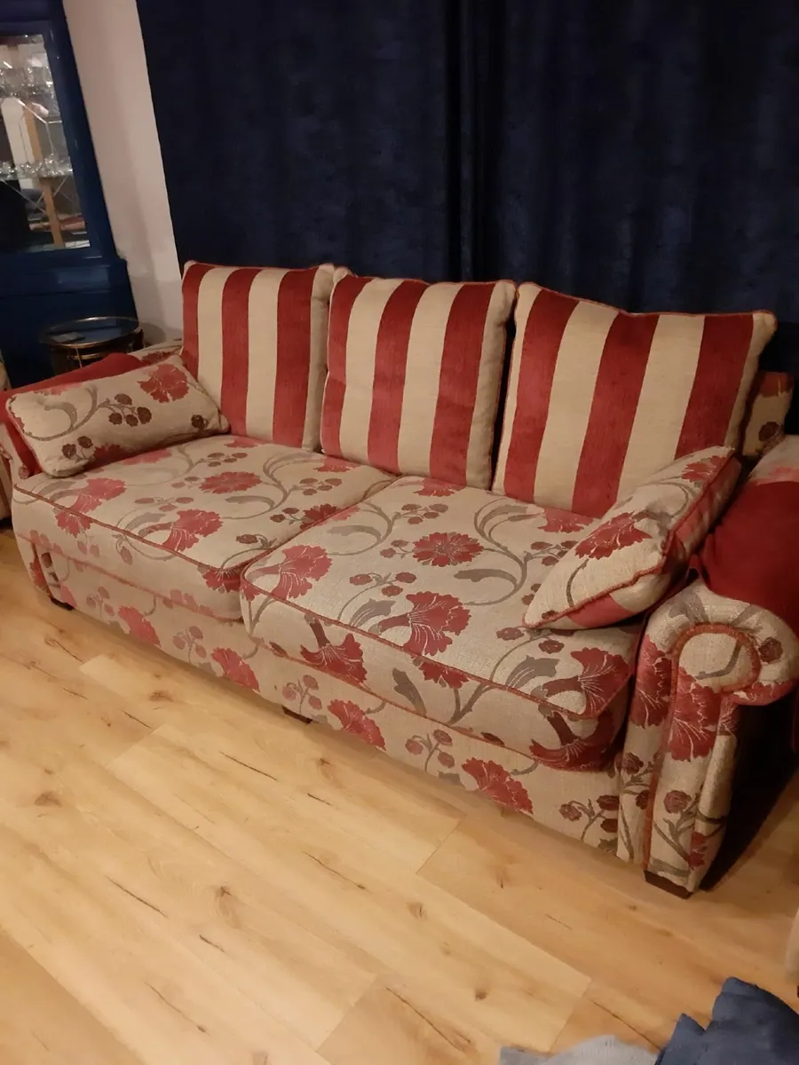 Suite of furniture - Image 2