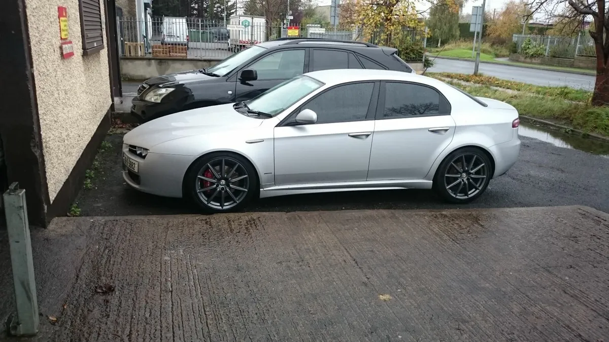 Alfa Romeo 159 2008 - Image 1