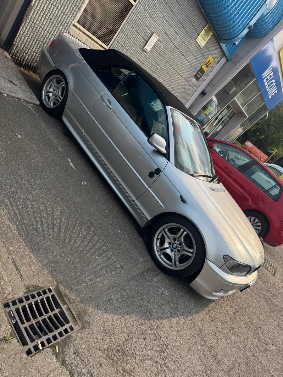 BMW 3-Series 2004 - Image 2