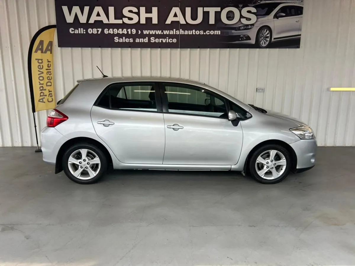 Toyota Auris MC 1.4 D-4d Luna 5DR - Image 3