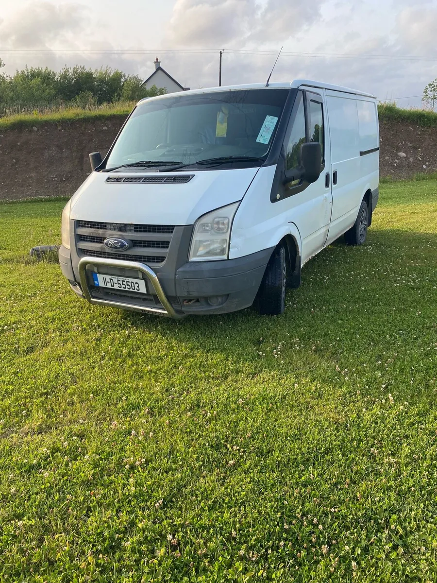 2011 Transit - Image 2