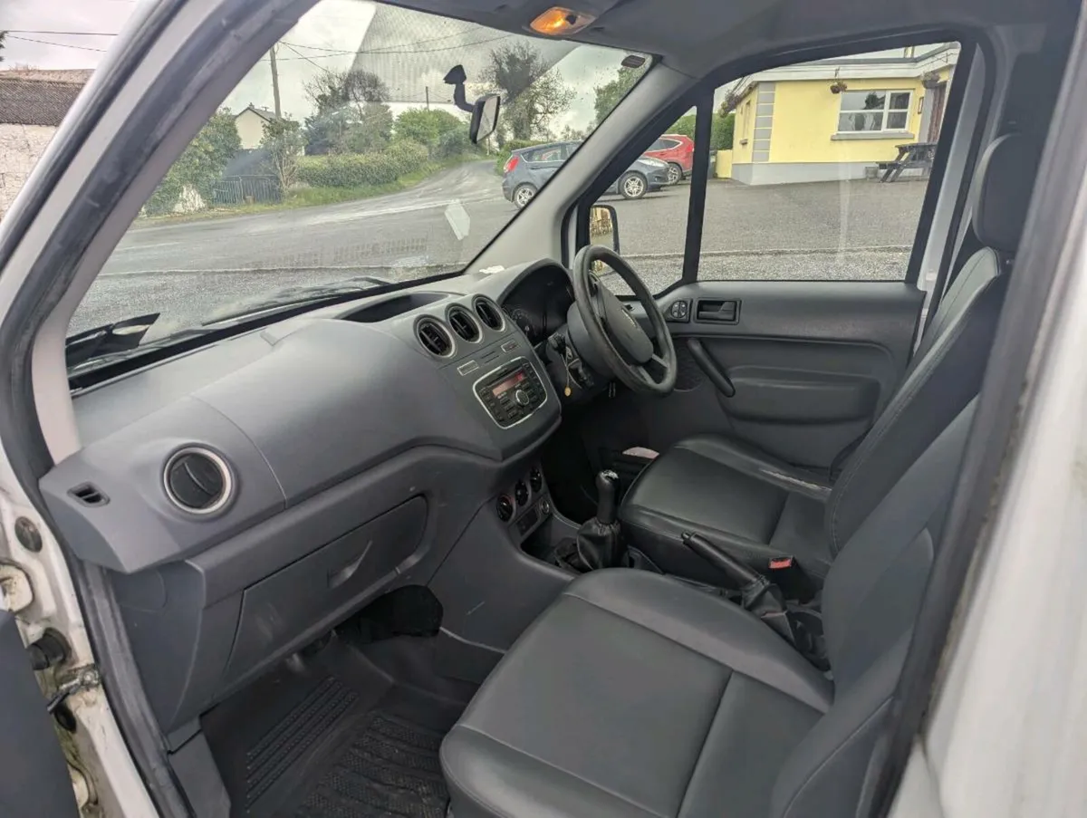 Transit connect van - Image 1