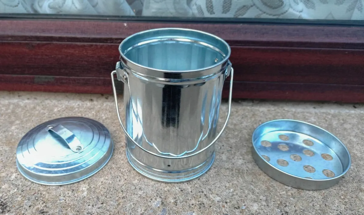 MINIATURE METAL DUSTBIN (BRAND NEW). - Image 4