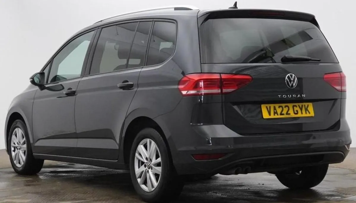 Volkswagen Touran 2.0 TDI SE Family MPV 5dr Diese - Image 2