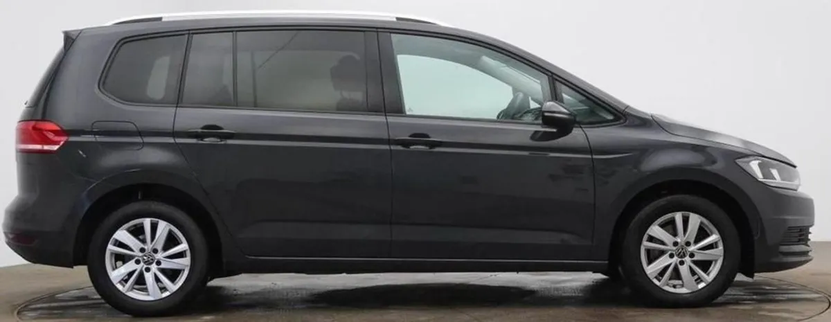 Volkswagen Touran 2.0 TDI SE Family MPV 5dr Diese - Image 3