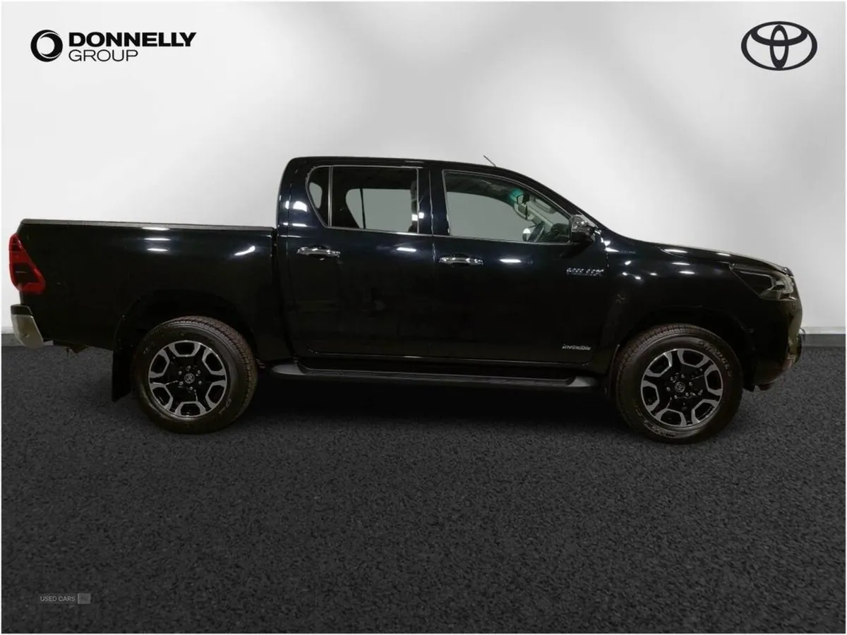 Toyota HiLux Invincible D/cab Pick Up 2.8 D-4d Au - Image 2