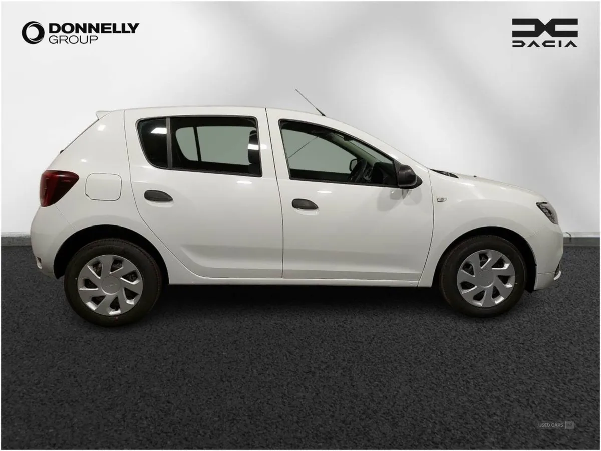 Dacia Sandero 1.2 16V Ambiance 5dr - Image 3