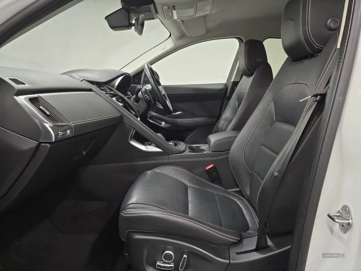 Jaguar E- PACE 2.0 D200 R-dynamic SE 5dr Auto - Image 3