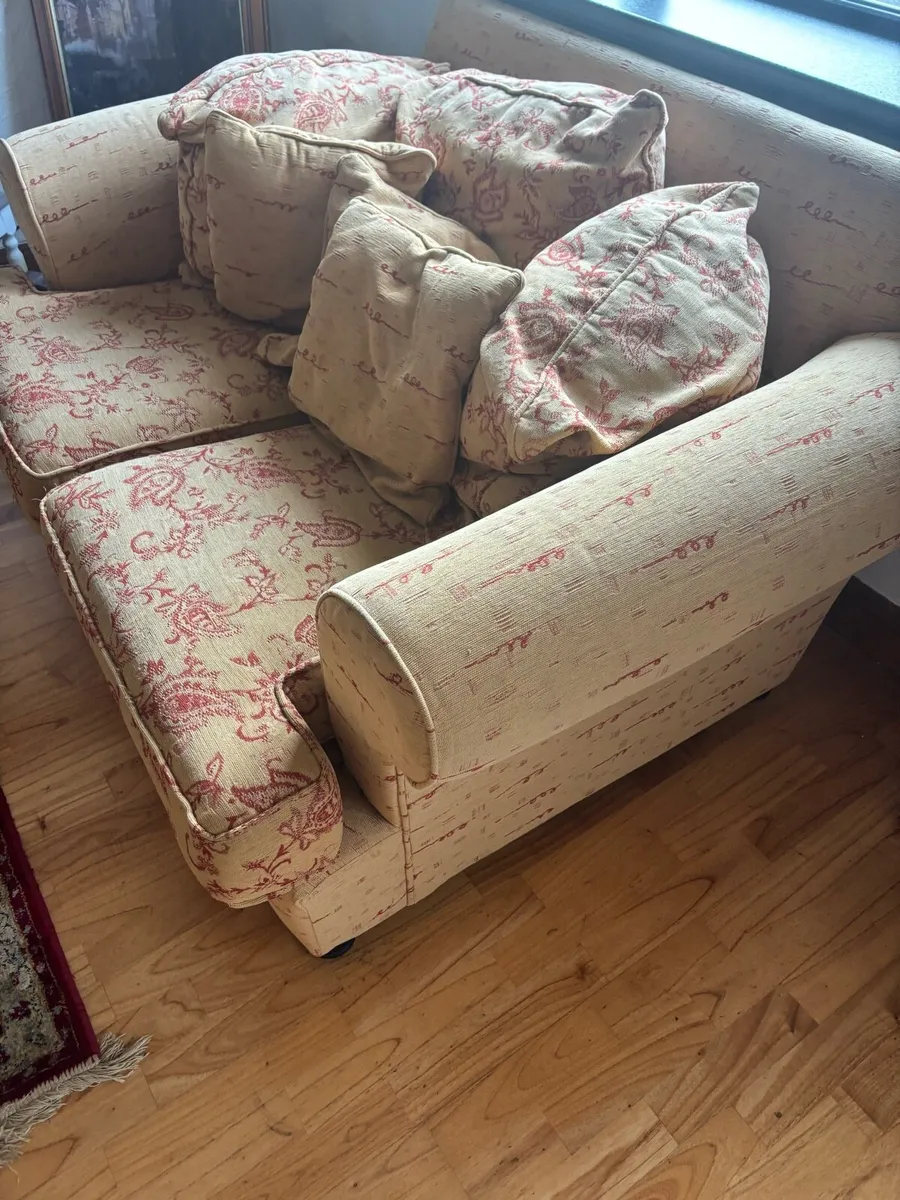 Couches - Image 2