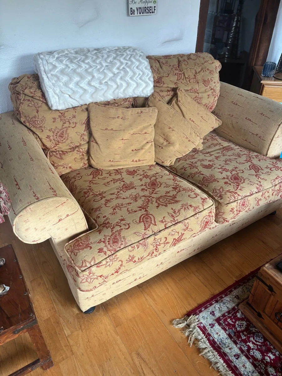 Couches - Image 4