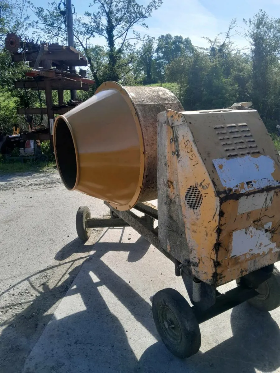 Cement mixers - Image 1