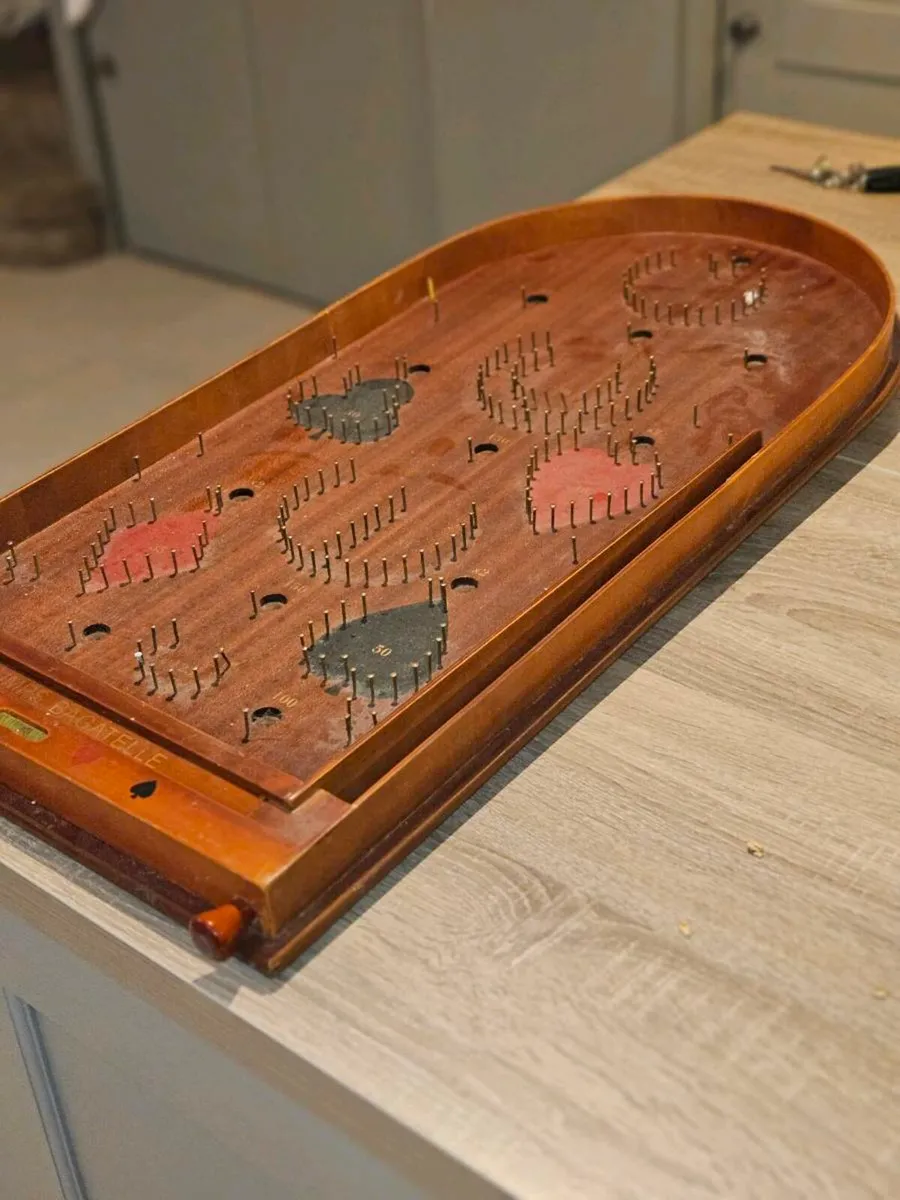 Trumps bagatelle pinball game - Image 4