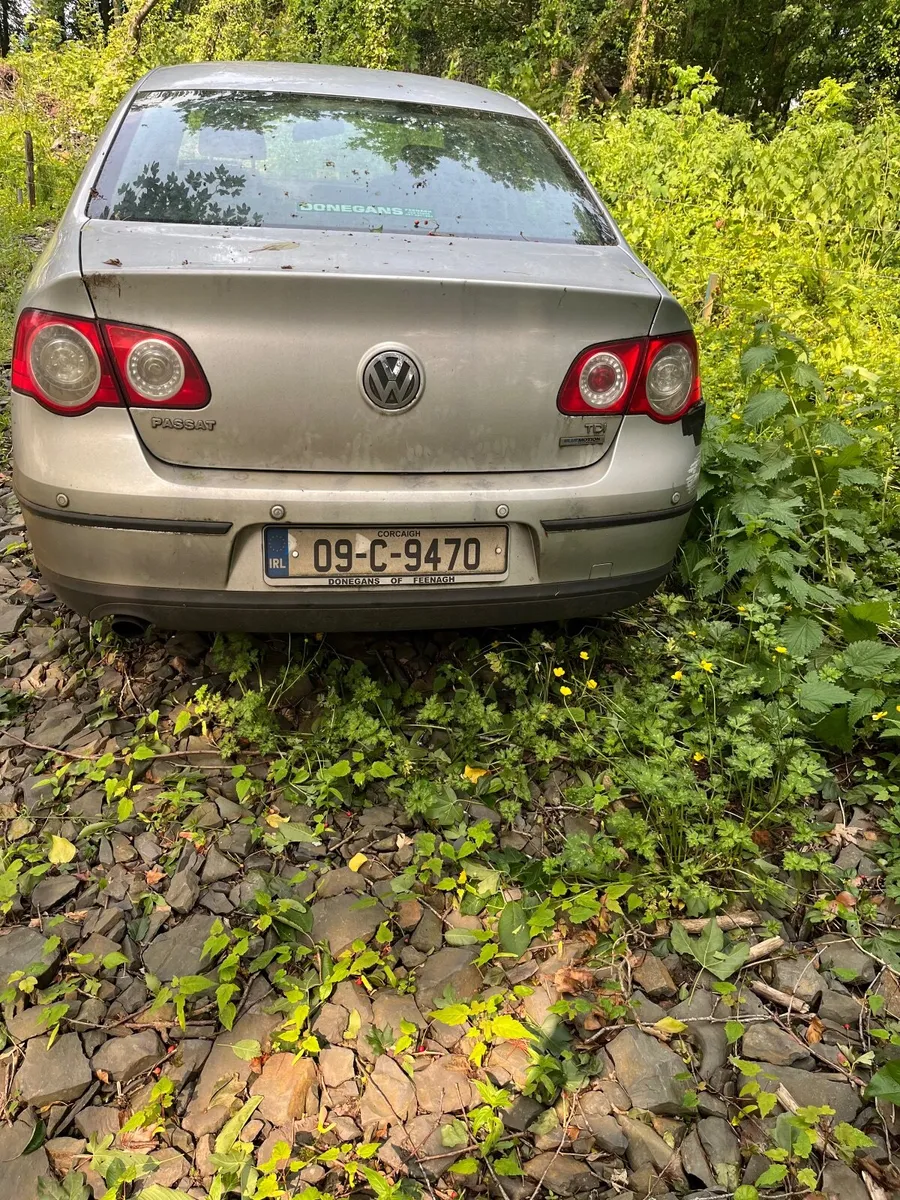 Volkswagen Passat 2009 - Image 1