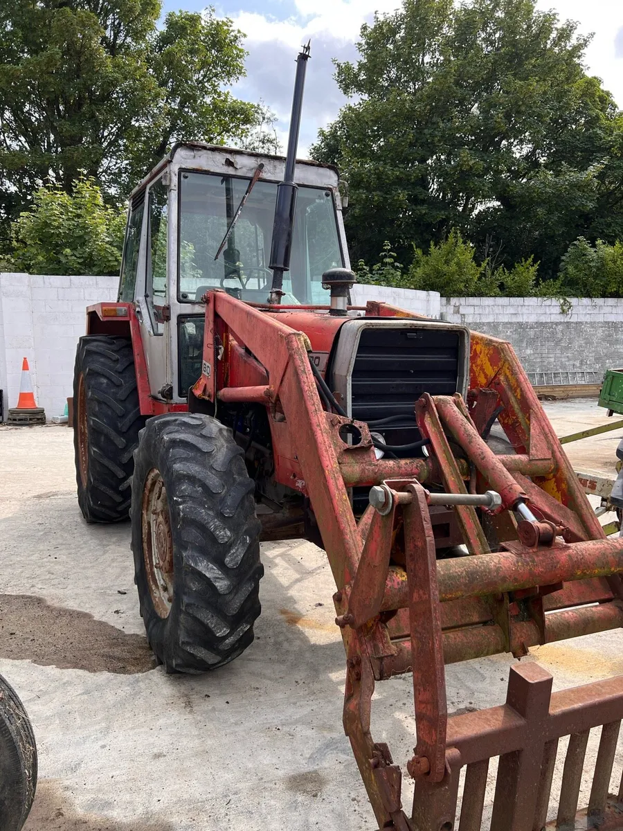Massey Ferguson 690 - Image 1
