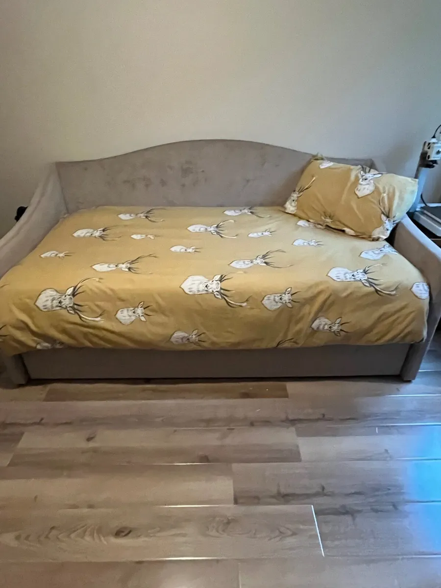 Day bed - Image 3
